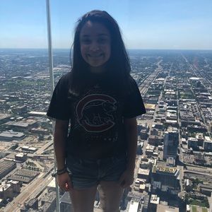 Meet your Posher, Elyssa